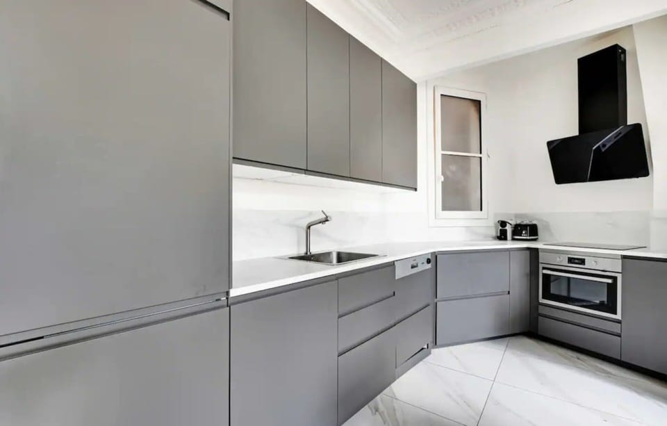Apartment | Private kitchen | Cleaning supplies