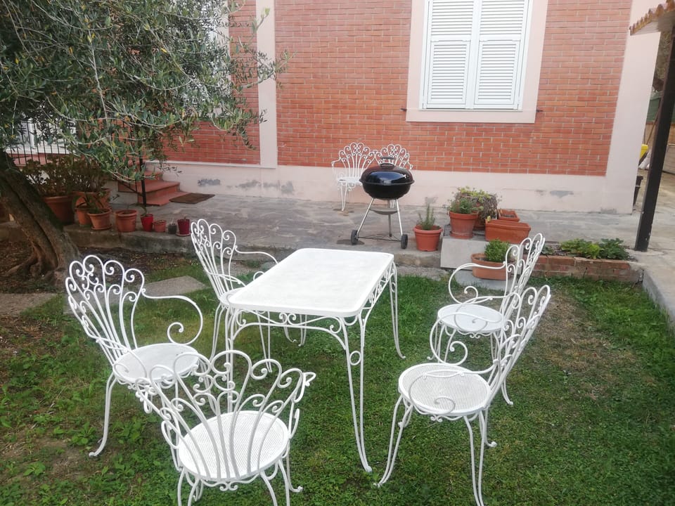 SPAZIO ESTERNO PER PRANZO E BARBEQUE