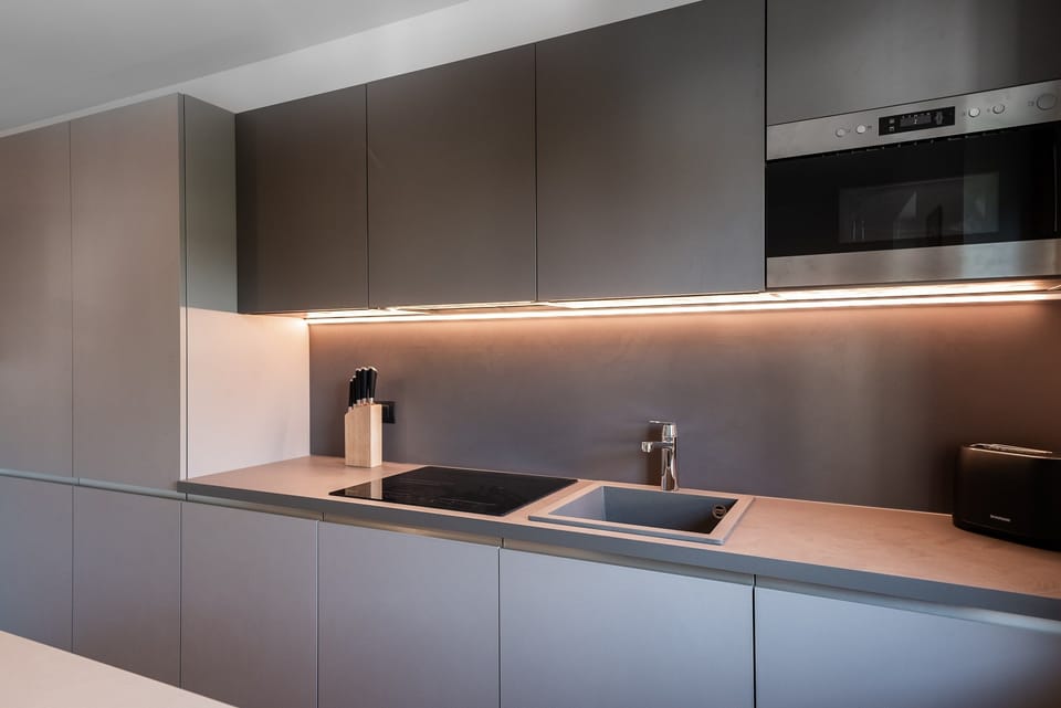 Oven and hob