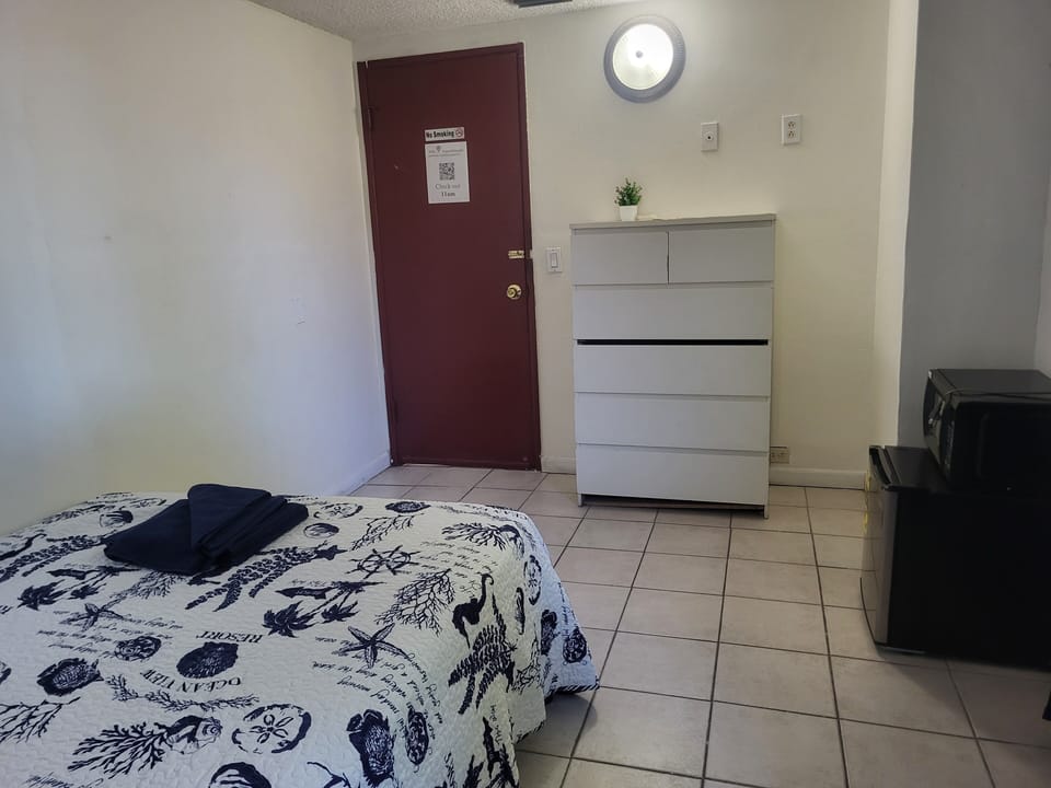 private room for two people, a full bed