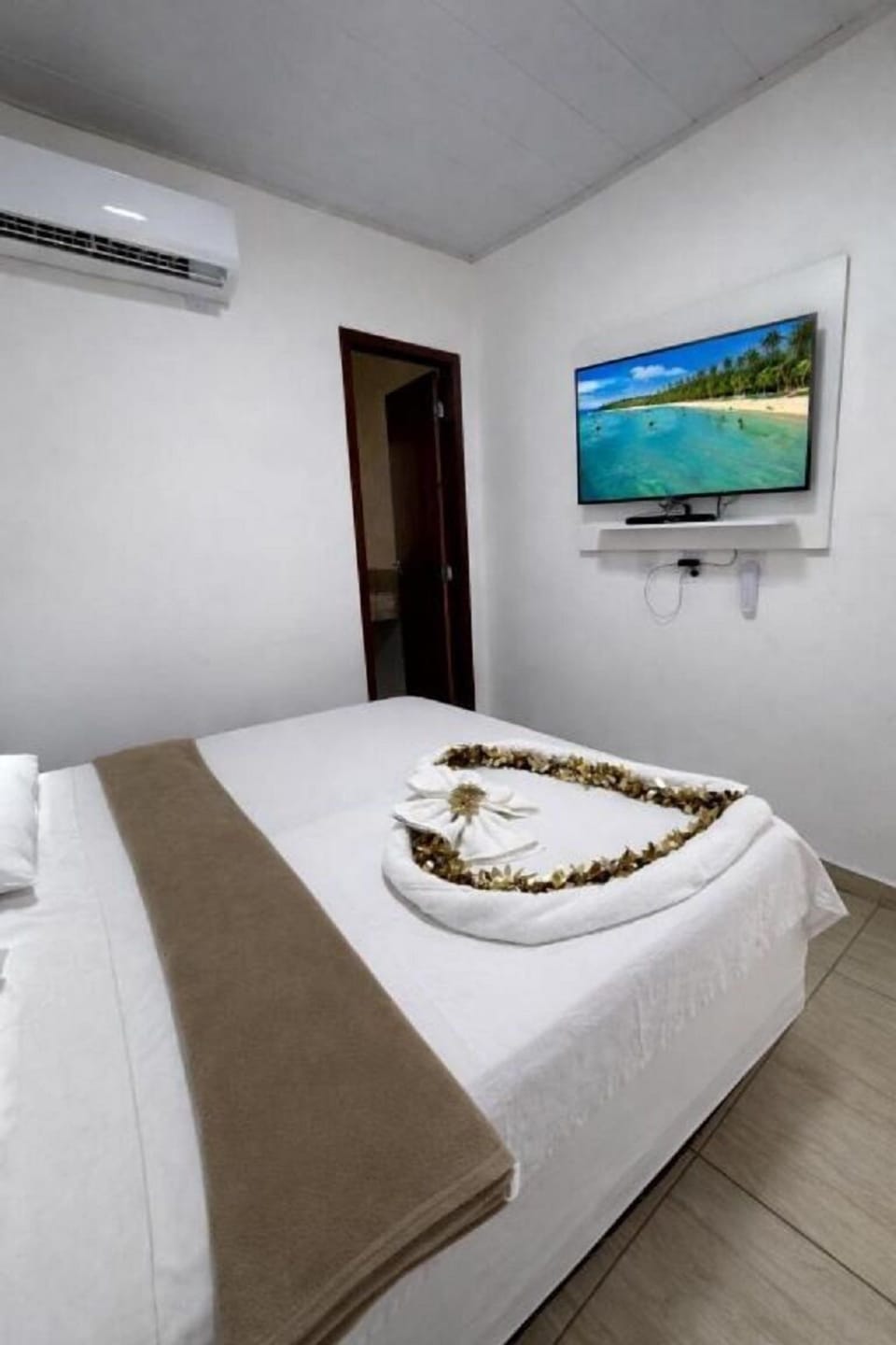 Standard Double or Twin Room | Laptop workspace, free WiFi