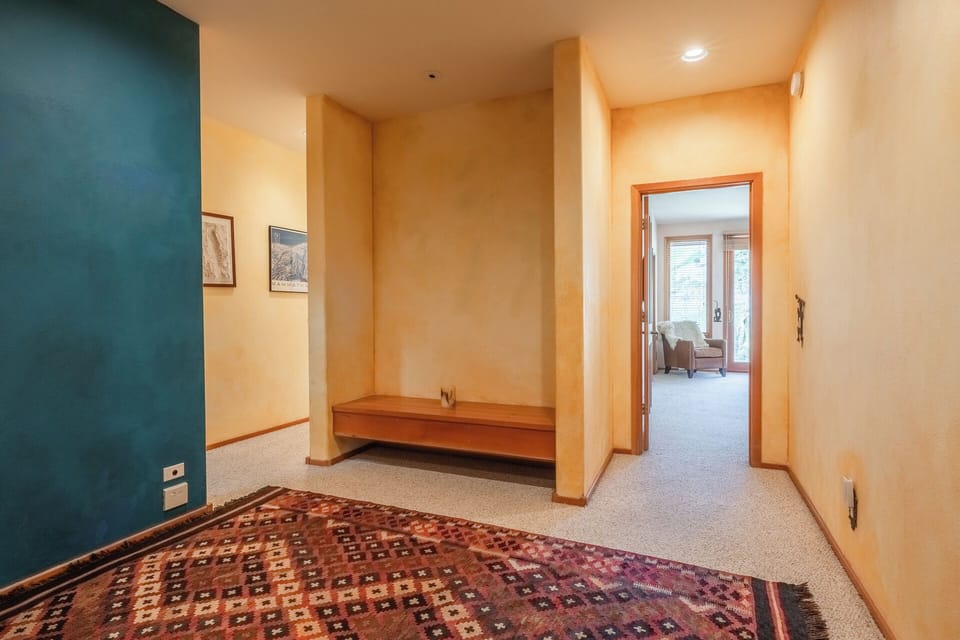 Lower Level Landing