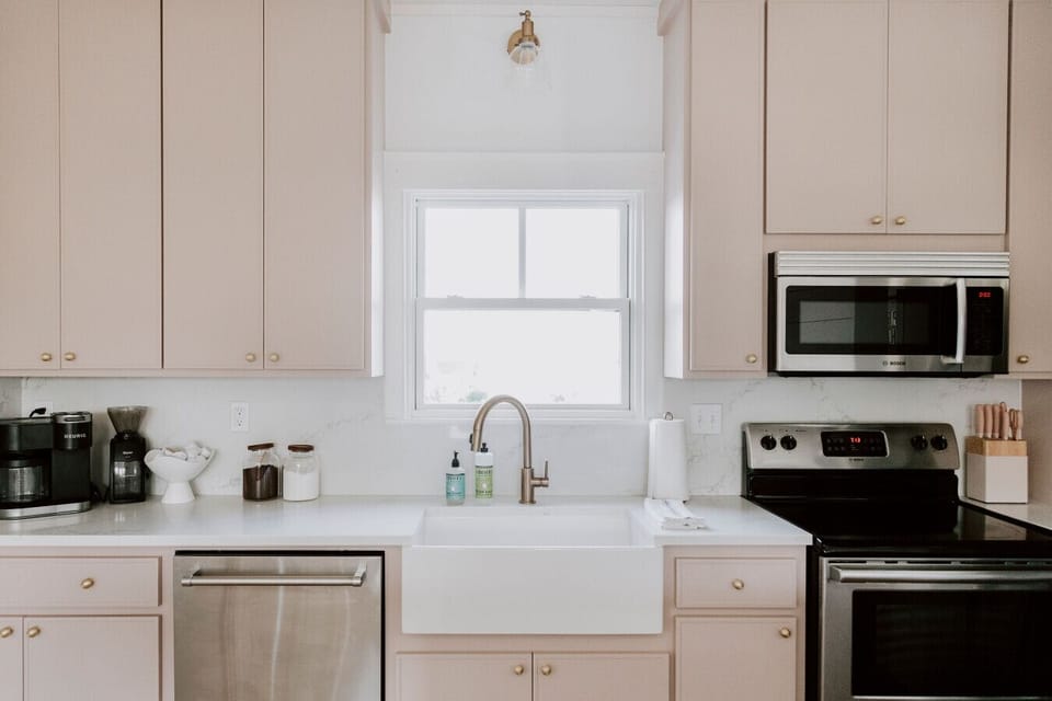 Charming, cheerful, and ready for anything from coffee to cocktails