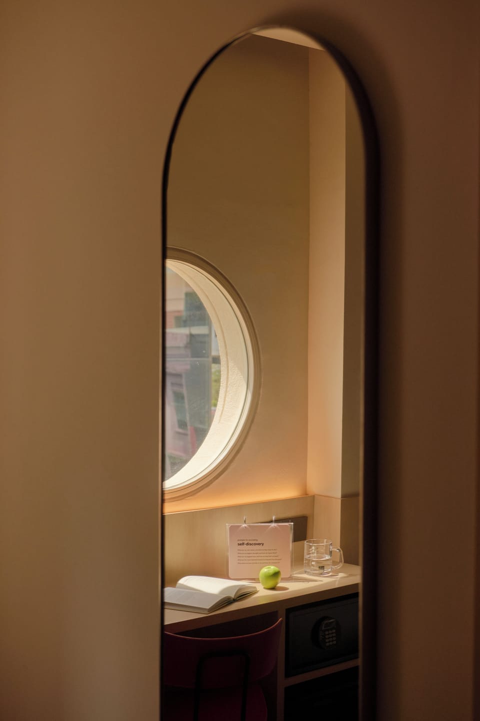 In-room safe, WiFi (free), bed sheets