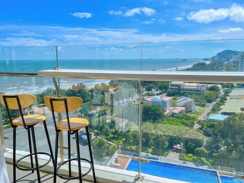 Beach/ocean view