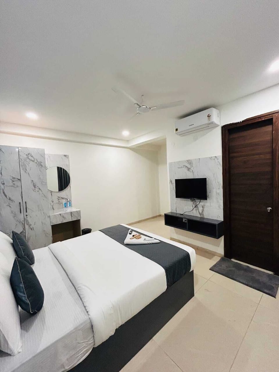 Deluxe Double Room | Free WiFi