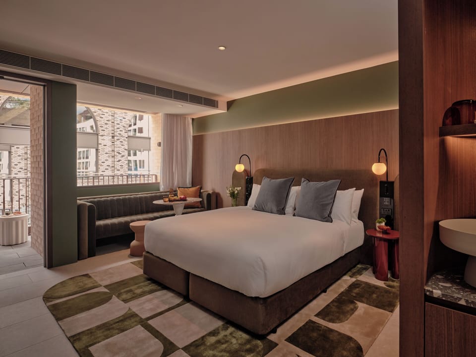 Wunderlich Balcony | Premium bedding, minibar, in-room safe, blackout drapes