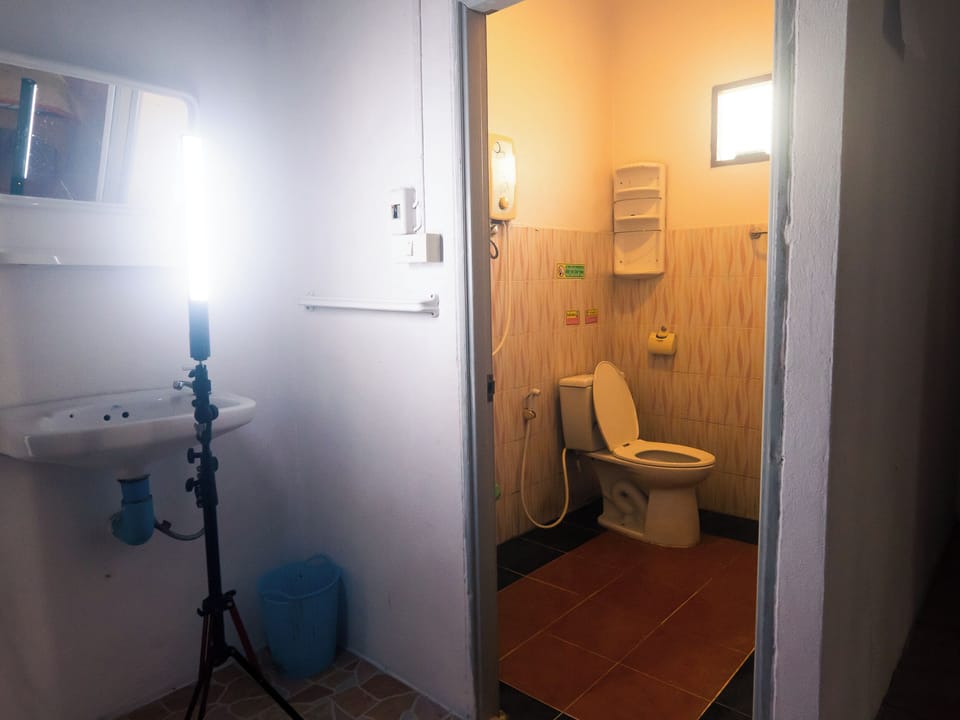 Shower, free toiletries, towels, soap