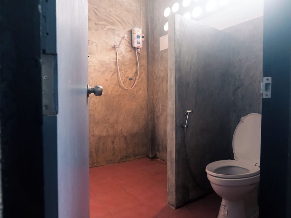 Standard Double Room | Bathroom | Shower, free toiletries, towels, soap