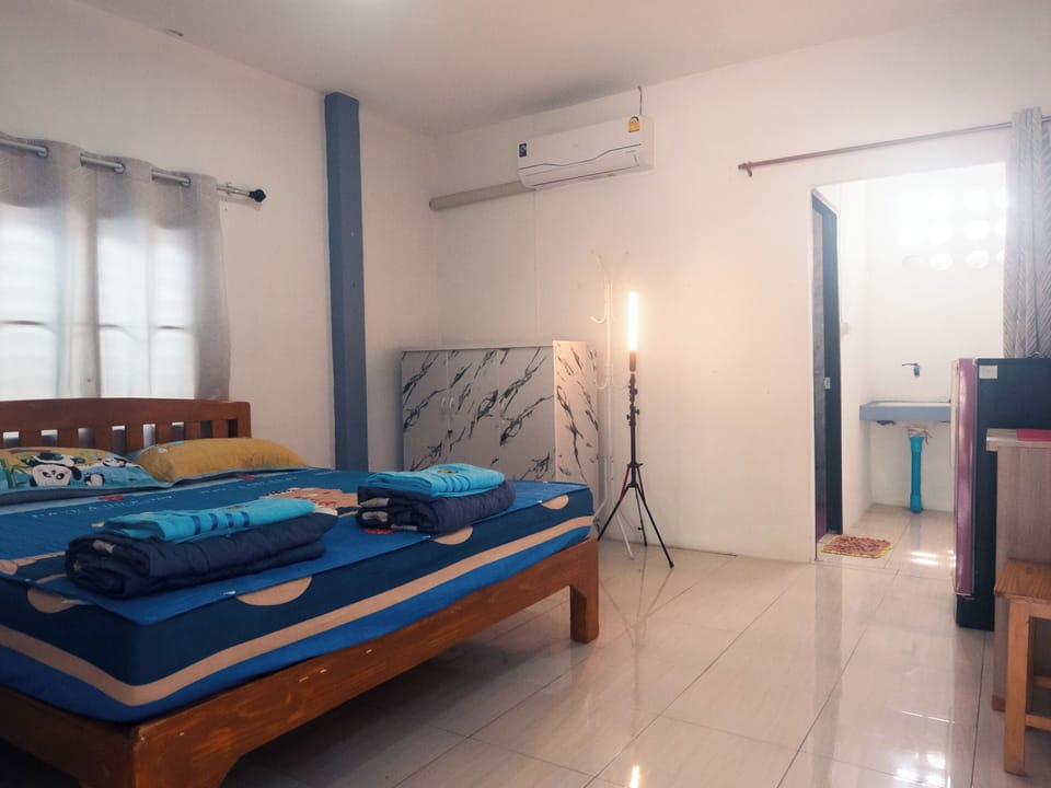 Standard Double Room | Individually furnished, desk, laptop workspace, free WiFi