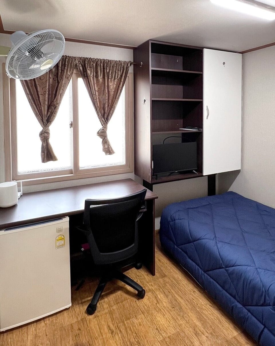 Basic Single Room, City View | Desk, iron/ironing board, free WiFi, bed sheets