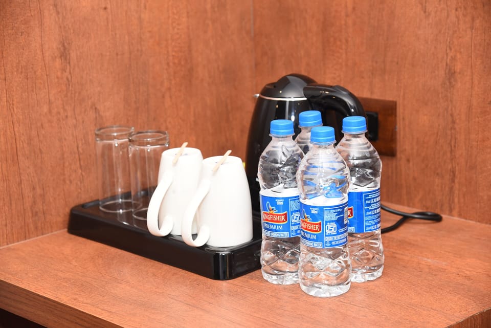 Luxury Ocean View room | Desk, laptop workspace, iron/ironing board, free WiFi