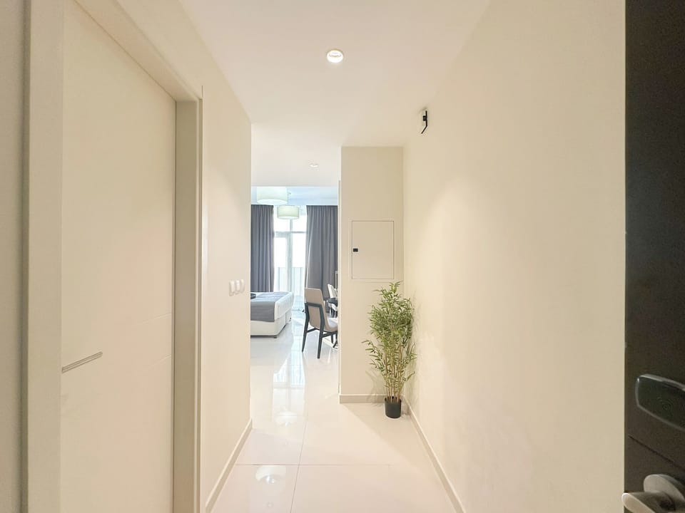 Comfort Studio, Balcony, City View | Private kitchen | Fridge, microwave, oven, stovetop