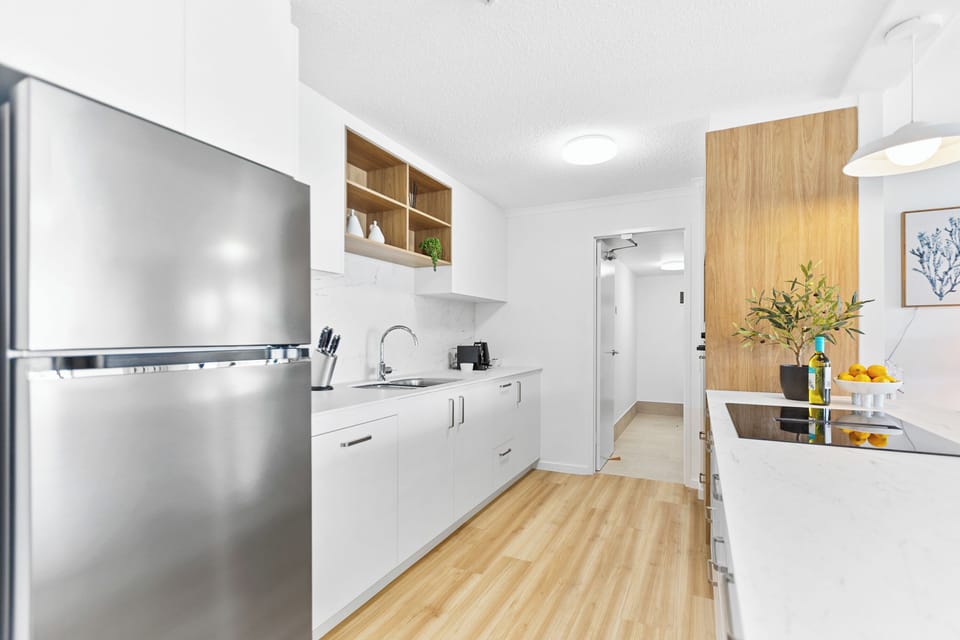 Deluxe Apartment, Balcony, Ocean View | Private kitchen | Microwave, oven, stovetop, dishwasher