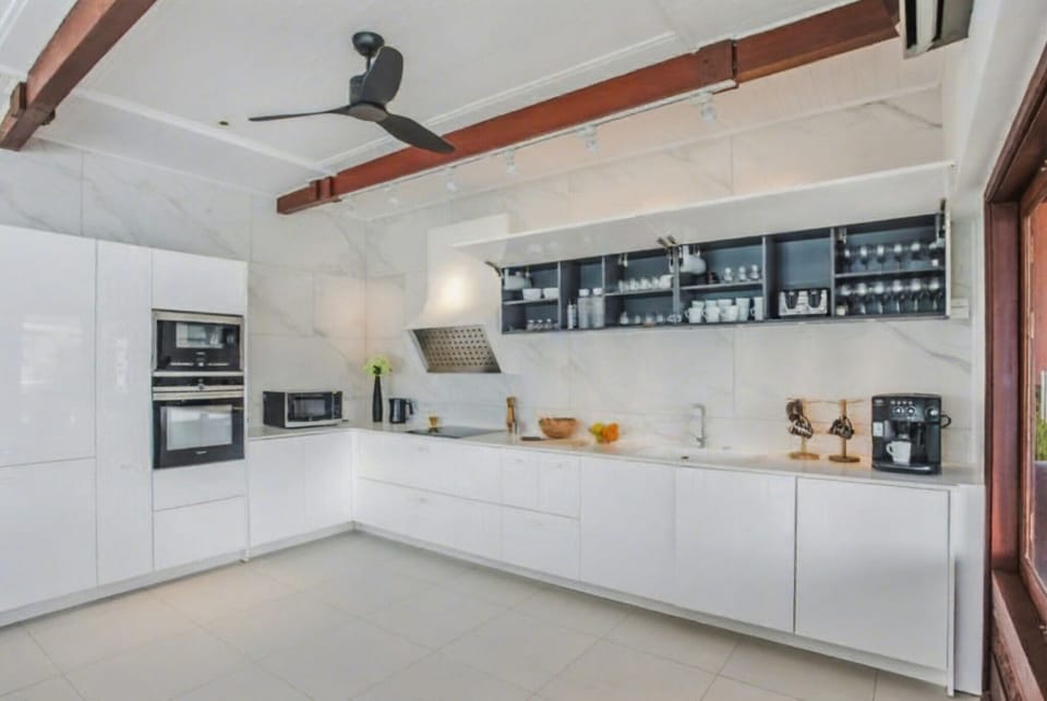 Villa, 6 Bedrooms, Smoking, Private Pool | Interior