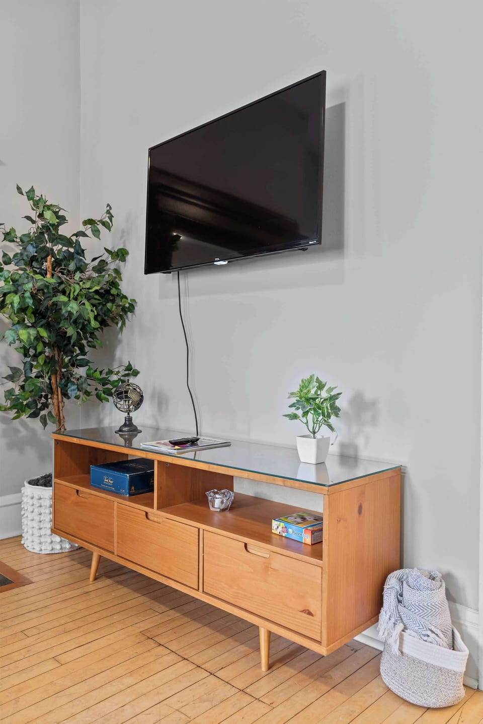 Entertainment center equipped with games