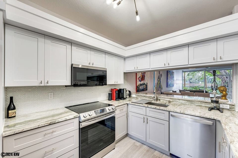 Brand new appliances and a gorgeous view...a chef's delight!