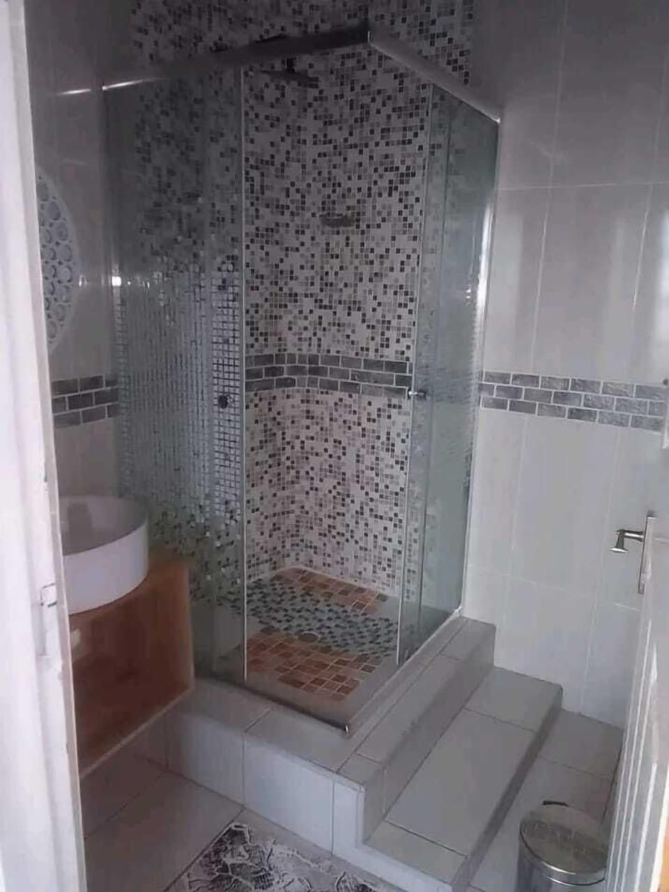 Deluxe Double or Twin Room, Balcony, Mountain View | Bathroom | Slippers