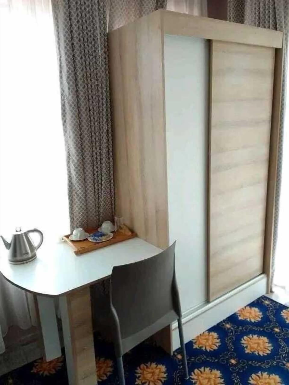 Iron/ironing board, WiFi (free)