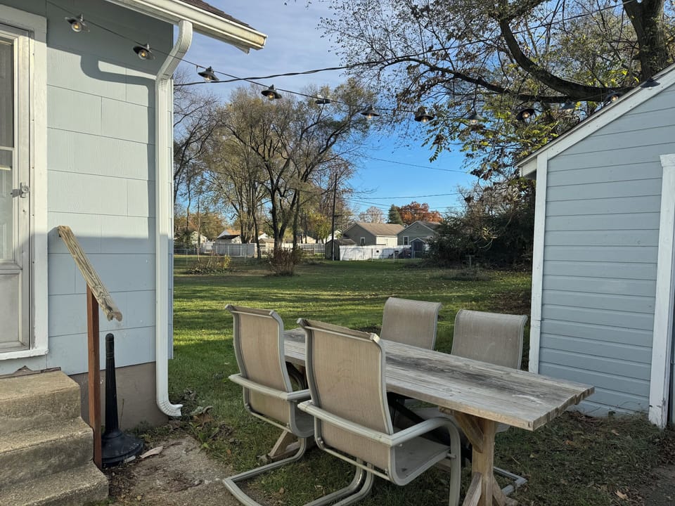 Outdoor dining