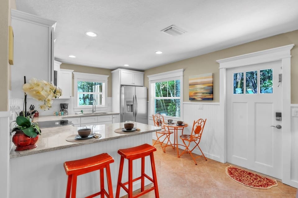 Bungalow, 1 Bedroom | Private kitchen | Coffee/tea maker, fridge, oven, toaster
