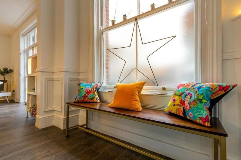 All Saints Green Cottage, Norwich - Host & Stay