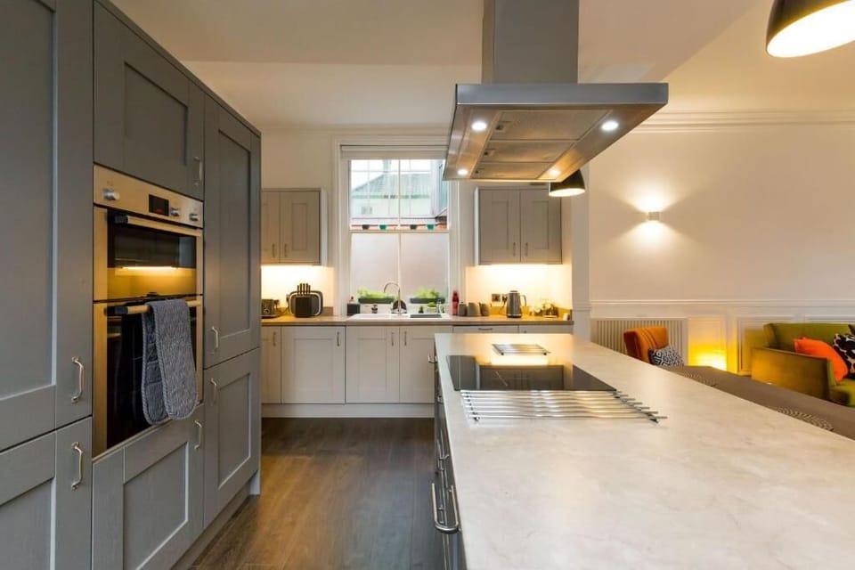 All Saints Green Cottage, Norwich - Host & Stay