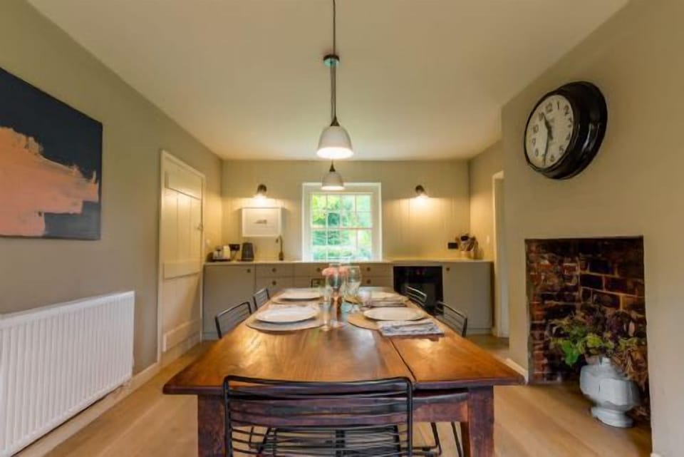 Haclins Cottage, Cromer - Host & Stay