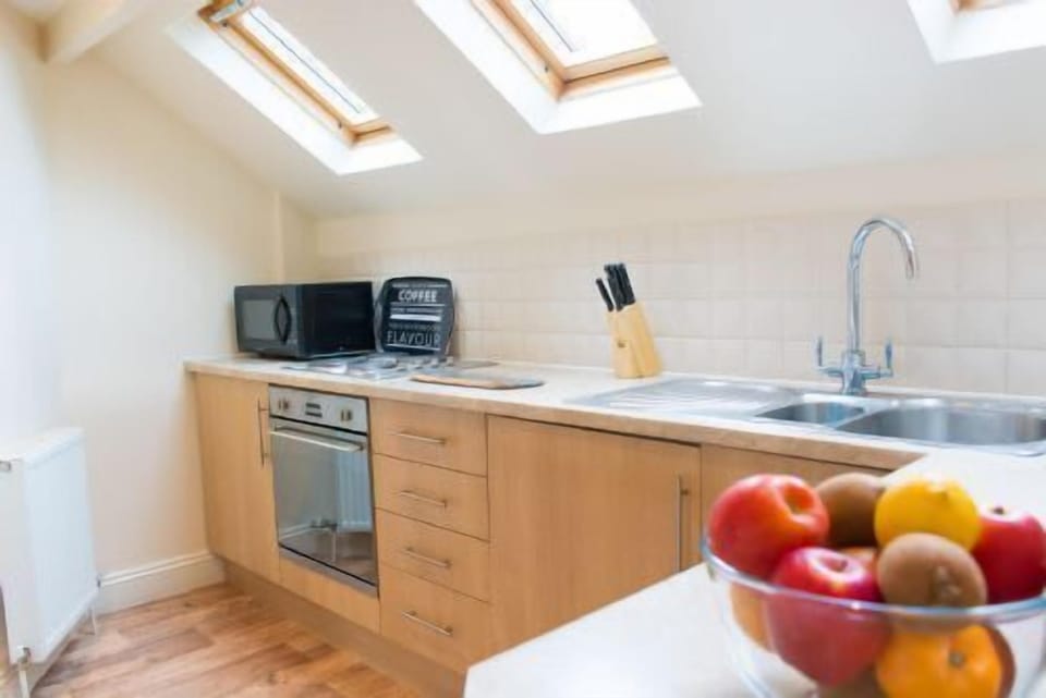 Apartment 7, York Terrace, Norwich - Host & Stay