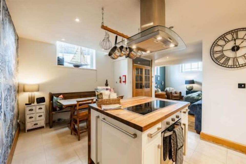 The Chapel in Thornham, Hunstanton - Host & Stay