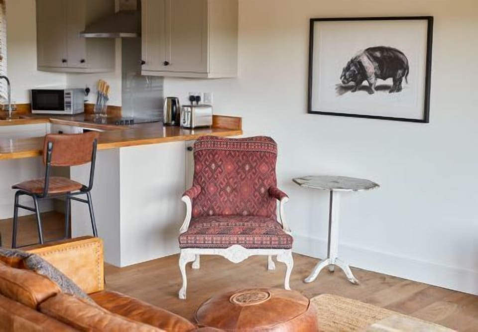 Number Four | Piglets, Swaffham - Host & Stay