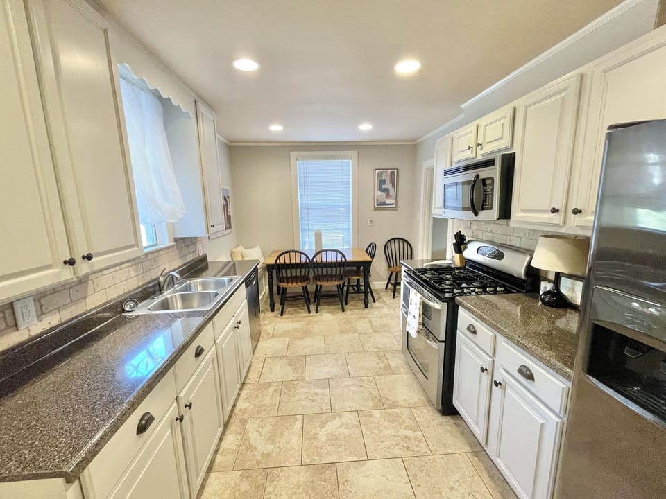 Kitchen dining room