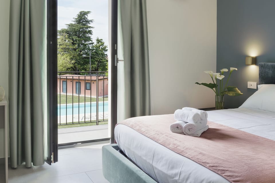 Deluxe Room | Free WiFi, bed sheets