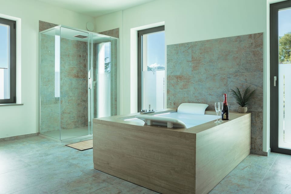 Luxury Studio Suite, Private Bathroom, Pool View | Free WiFi, bed sheets