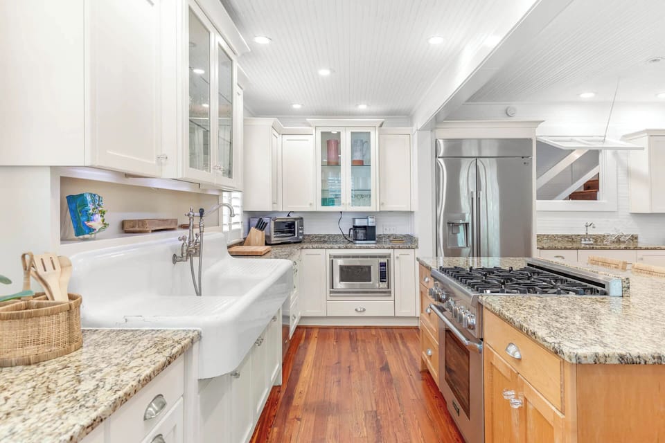 House, Multiple Beds, Pool Access, Pool View (Cake by the Ocean) | Private kitchen | Fridge, microwave, oven, stovetop