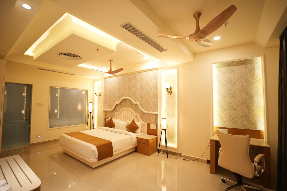 Deluxe Double Room | Desk, laptop workspace, free WiFi
