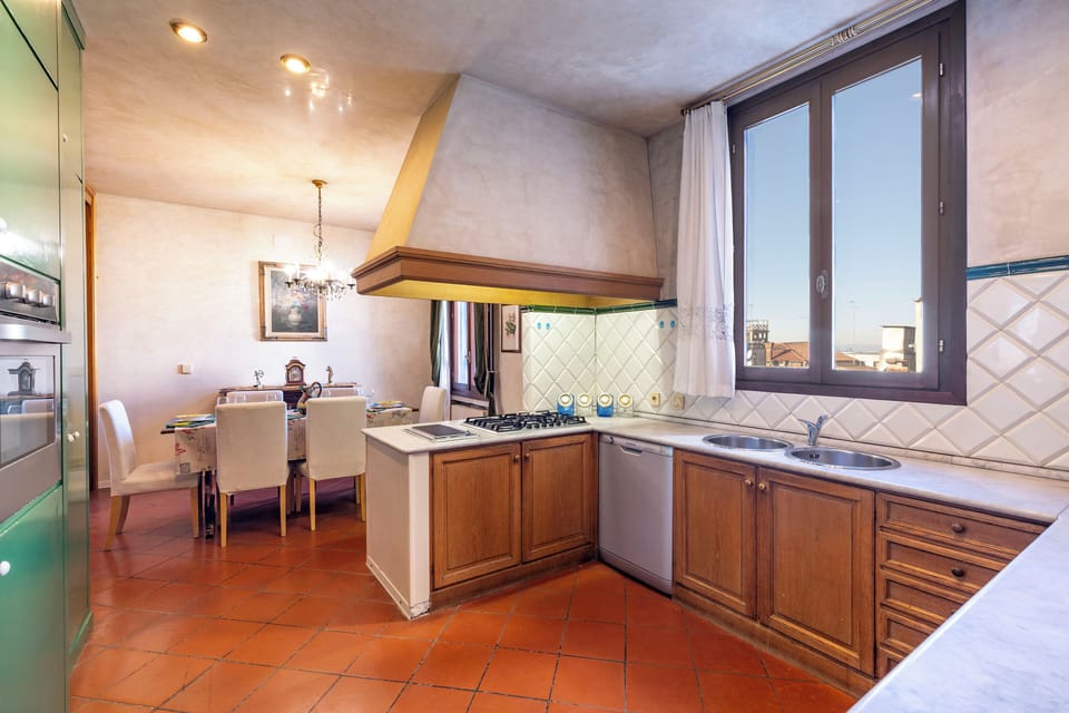 Apartment | Private kitchen | Electric kettle, toaster