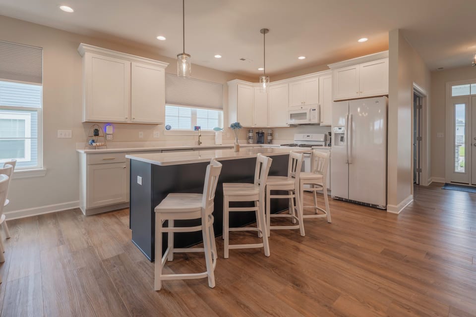 Condo, Multiple Beds, Patio, Garden View (2728 Harbor Court) | Private kitchen | Fridge, microwave, oven, stovetop