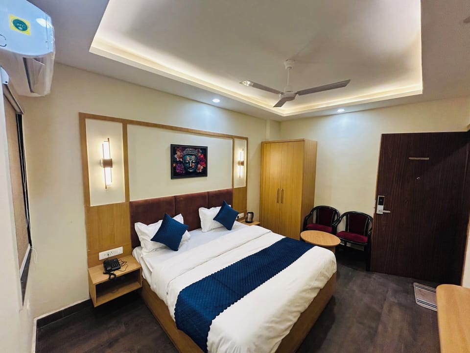 Deluxe Room | Desk, iron/ironing board, free WiFi