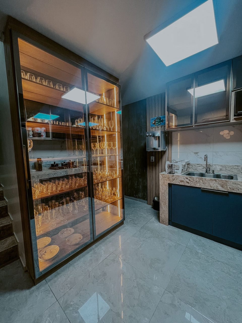 Chalet | Private kitchen | Microwave, stovetop, cookware/dishes/utensils