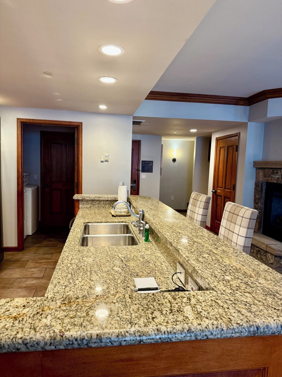 Kitchen Bar
