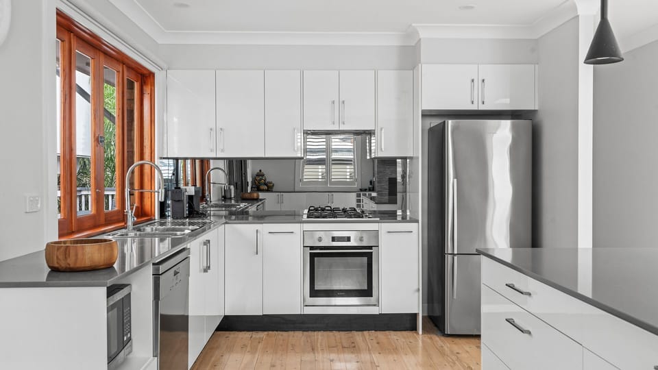Sleek design meets cozy vacation vibes.
