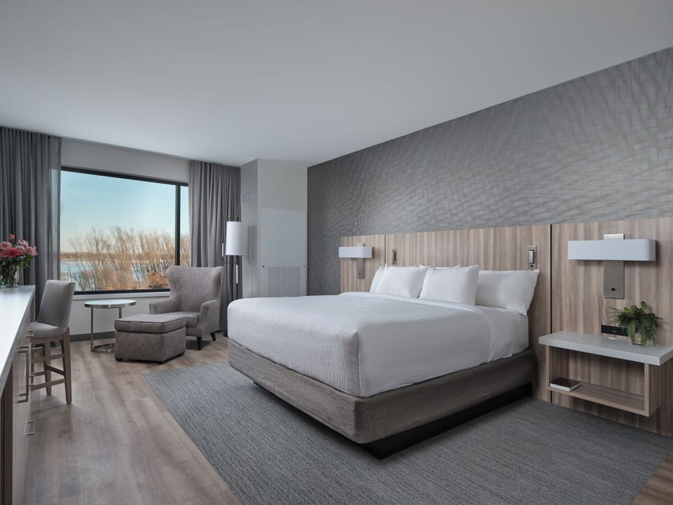 Desk, laptop workspace, free WiFi