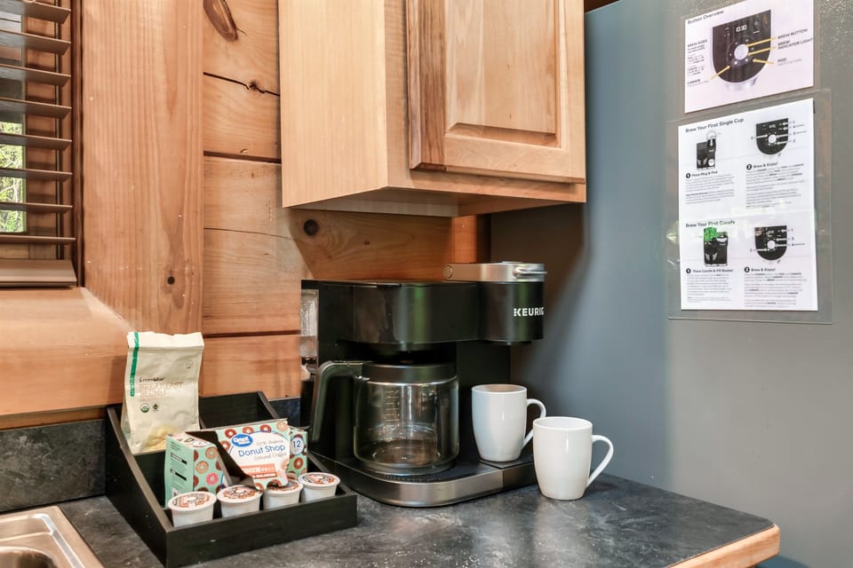 ☕ Coffee lovers, we’ve got you covered.