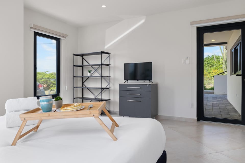 Modern NEW 2BR1BA ~ Nature Escape ~ Great Location (25000)