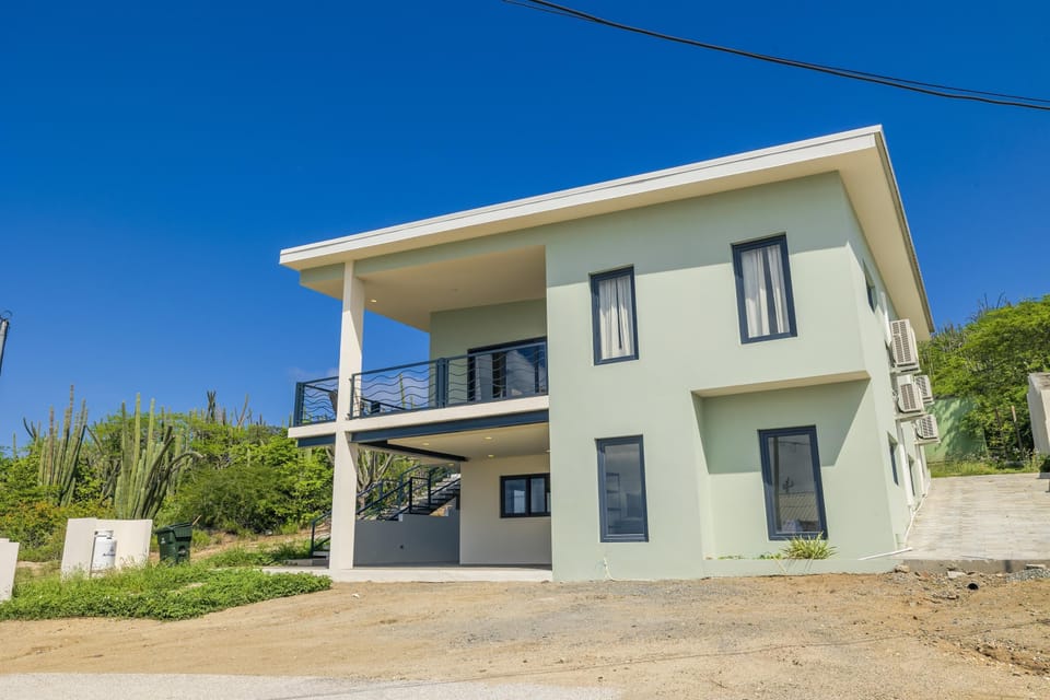 Modern NEW 2BR1BA ~ Nature Escape ~ Great Location (24997)