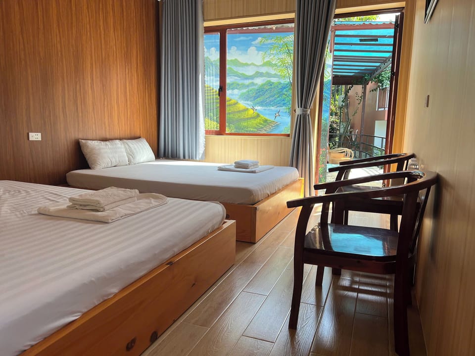 Premium bedding, desk, laptop workspace, WiFi (free)