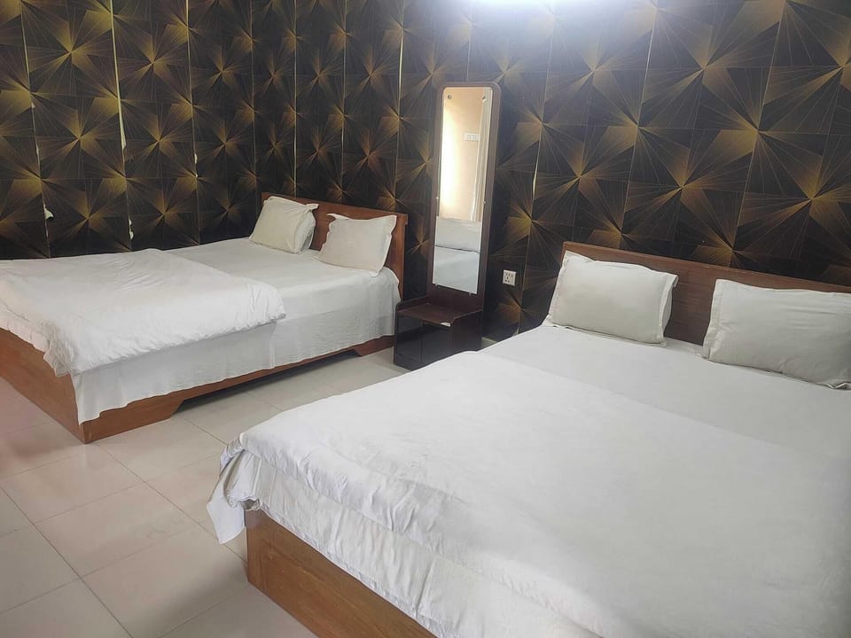 Deluxe Double Room, Mountain View | In-room safe, desk, laptop workspace