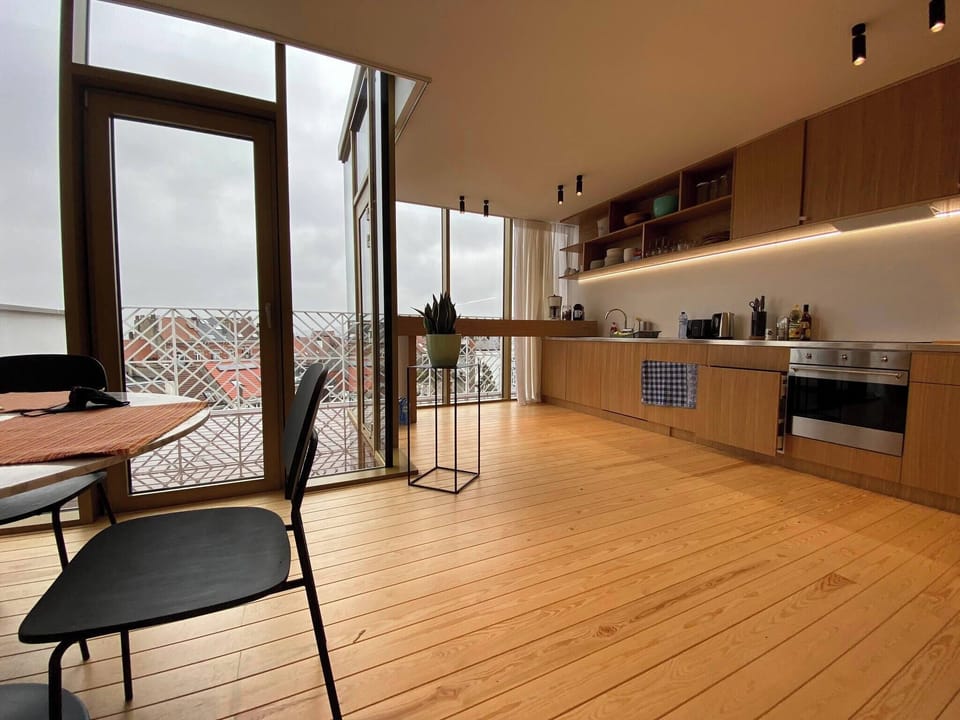 Apartment, 3 Bedrooms, Balcony, City View | Interior
