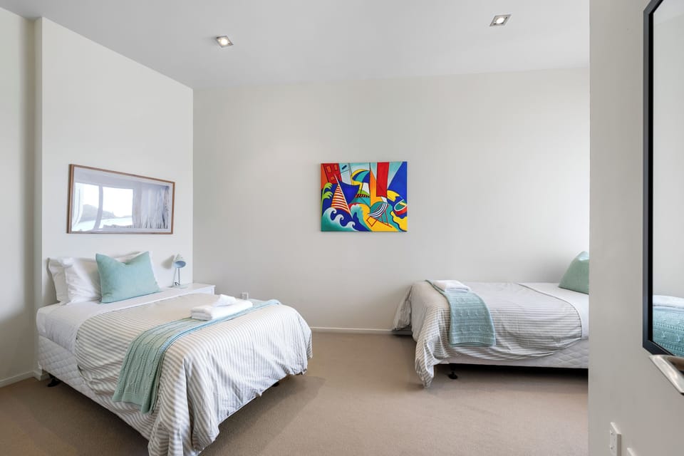 Deluxe Apartment, 3 Bedrooms, Balcony, Ocean View | 3 bedrooms, free WiFi